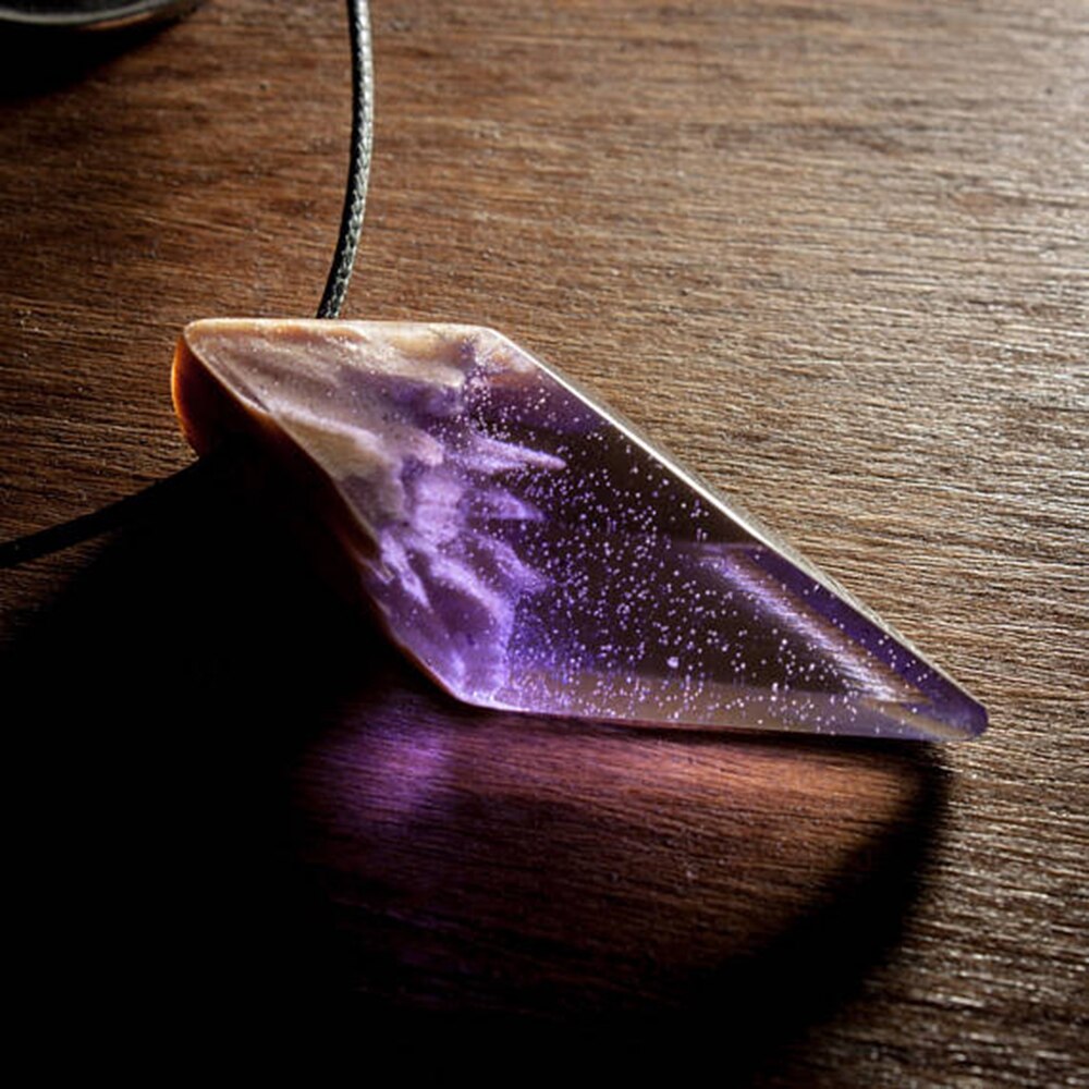 Handmade Magic Starry Sky Resin Necklaces for Women Wooden Luminous Leather Rope Chain Necklaces for Lovers Jewelry Resin Jewel