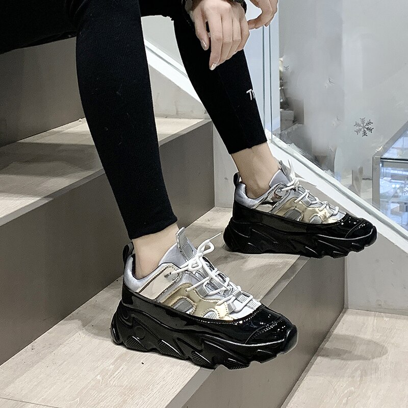 Lack chunky sneakers kvinnor sommar punk stil high platform sneakers kvinna snörning fritidsskor platta vulkaniserade skor