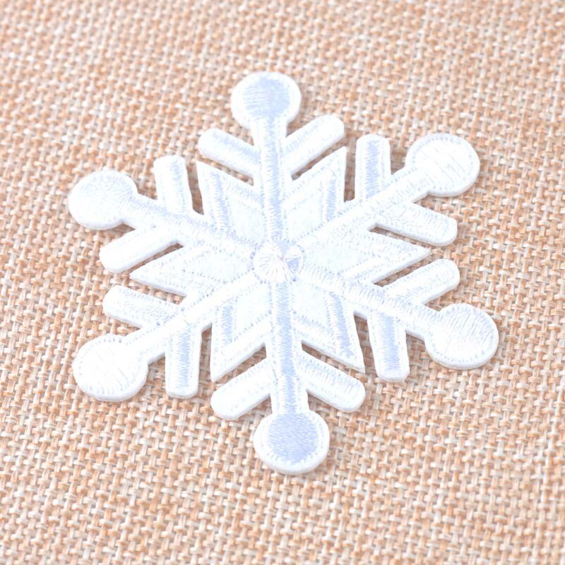 5 stks Sneeuwvlok patroon patches Ijzer Patch Geborduurde Applique Patch Kleding Stickers DIY Kleding Accessoires 5 cm cp1810