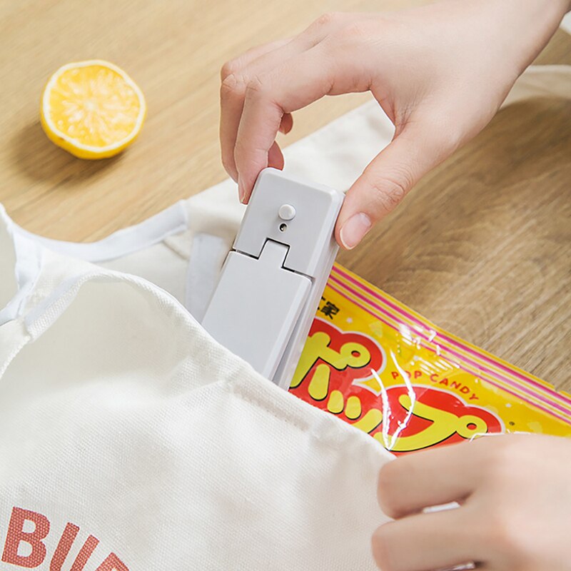 Mini Bag Sealer Portable Sealer Sealing Machine for Food Rechargeable Quick Heat Foodsaver Vacuum Sealer Seals for Snack Bag