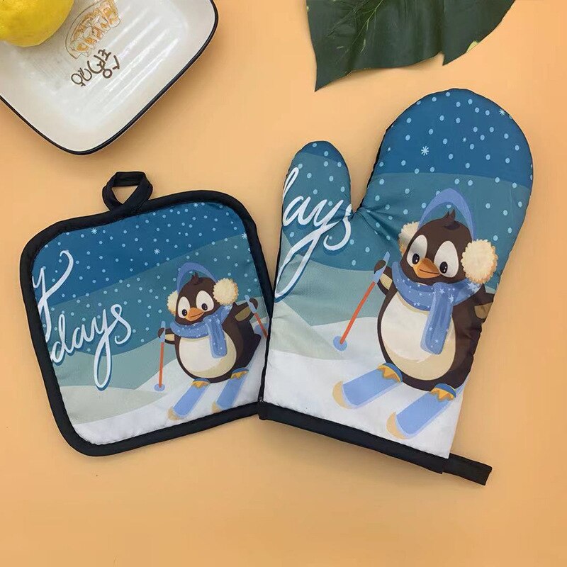 Fashionable Christmas Kitchen Utensils Printed Oven Gloves High Temperature Scalding Microwave Oven Heat Insulation Glove Set: 3