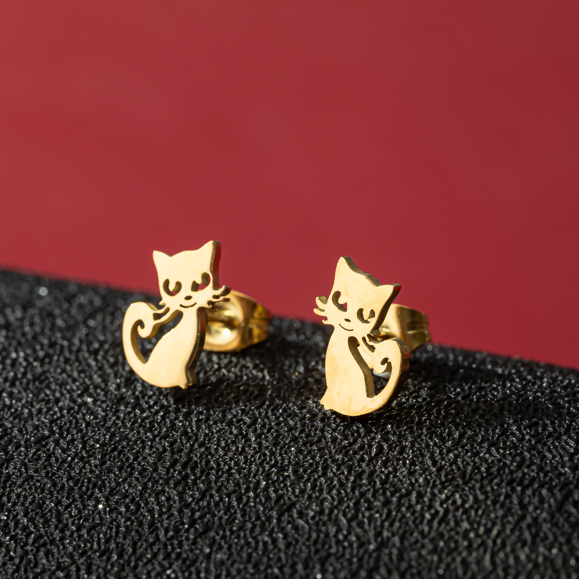 Jisensp 1 paire de boucles d'oreilles chat Animal de dessin animé mignon en acier inoxydable chaton boucle d'oreille pour femmes filles bijoux drôles Oorbellen: Plaqué platine