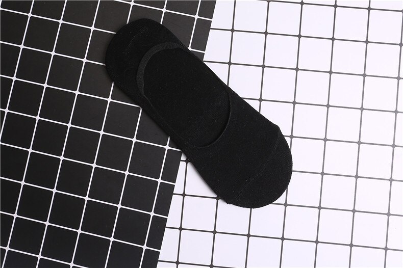 1 par sommersokker herre bomull sportssokker usynlig deodorant svetteabsorberende kule korte sokker: Svart