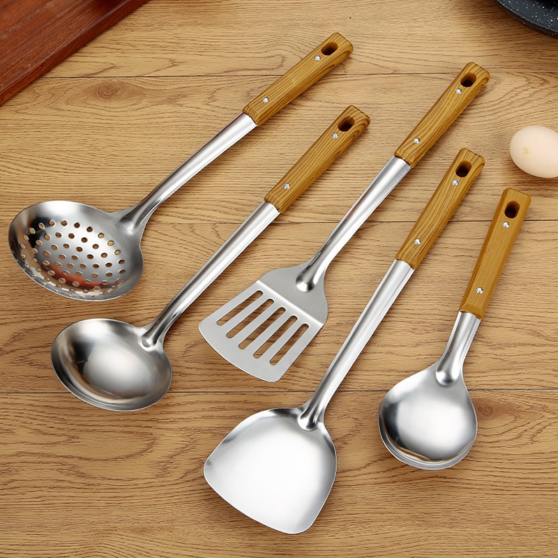 Utensilios de cocina de acero inoxidable con mango de madera, espátula, cuchara para sopa, pala para freír, suministros de cocina para el hogar, 5 piezas