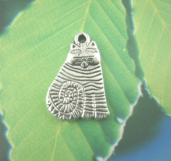 DoreenBeads 30PCs Lovely Carved Cats Charms Pendants 11*21mm Findings (B00321), yiwu