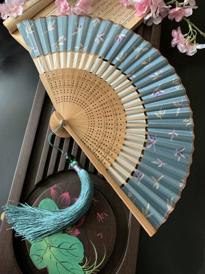 Kinesisk retro vikbar fläkt bärbar sommar kvinnlig handfläkt fest bröllop dansfläkt siden kinesisk hanfu cosplay fläktar fläkt: Mörkgrön