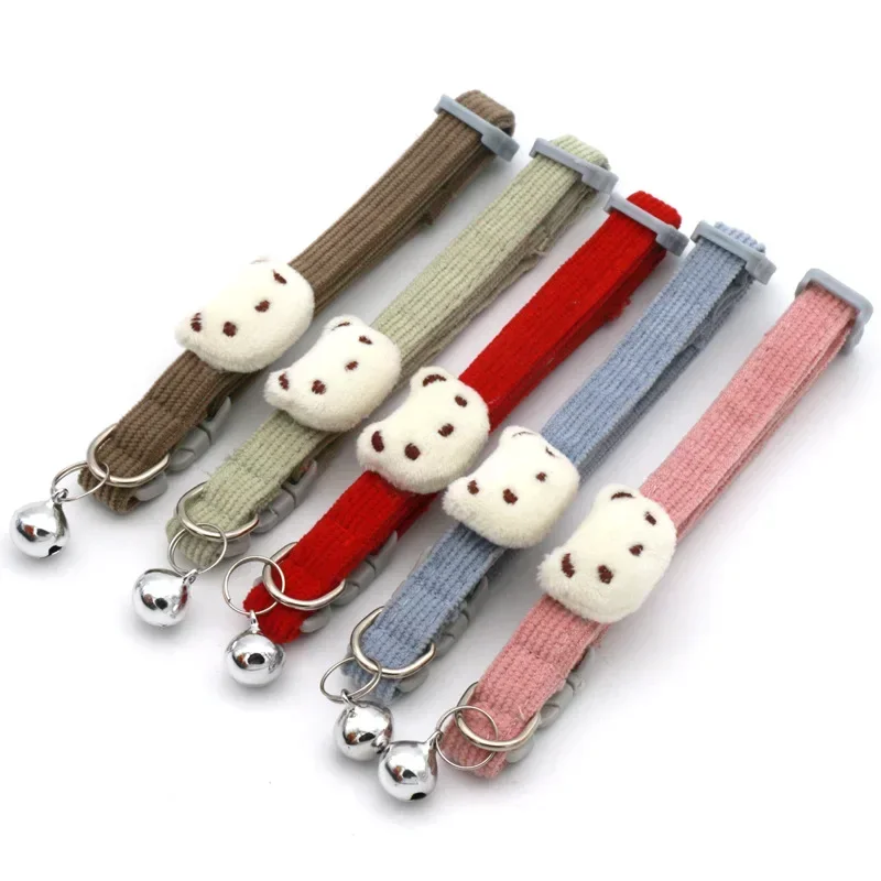 Joli collier réglable pour animaux de compagnie, 2 pièces, ours de dessin animé, en peluche douce, avec cloche, accessoires pour petits chiens, collier pour chat, fournitures pour animaux de compagnie