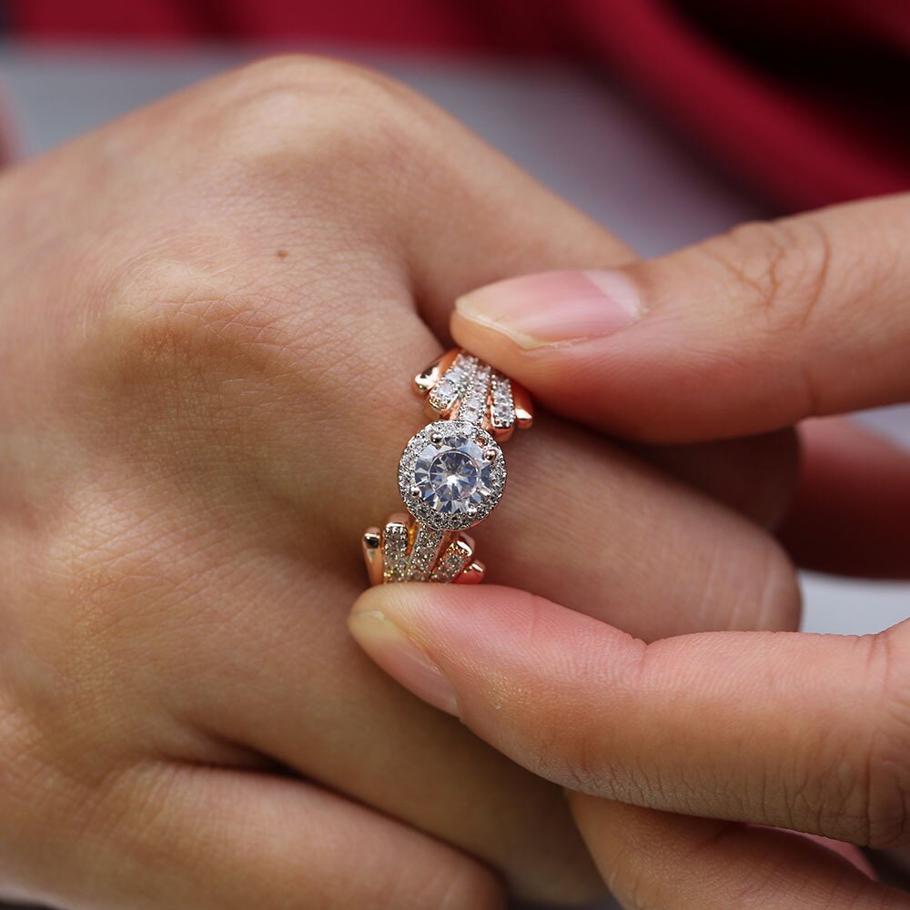 Anel de aniversário de casamento huitan com zircônia cúbica brilhante redonda rosa cor de ouro moda anéis para presente dos namorados feminino
