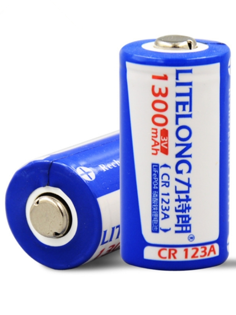 4pcs CR123A rechargeable battery 1300mAh 3.0V lithium iron phosphate lithium battery + cr123a CR2 battery dual-purpose charger