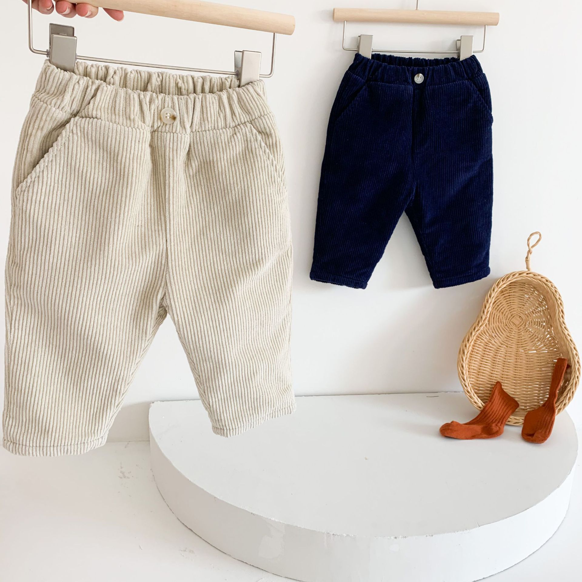 Kinderen casual elastische taille pure katoenen corduroy broek baby effen kleur plus fluwelen broek jongens en meisjes winter warme broek