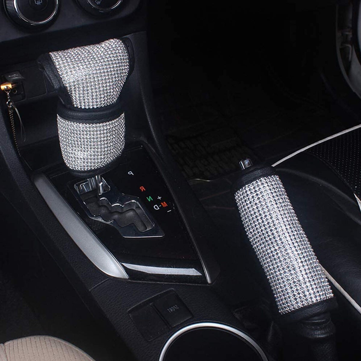 Universel voiture étincelle Bling strass intérieur volant couverture Console centrale coussin appuie-tête oreillers Auto accessoire ensemble