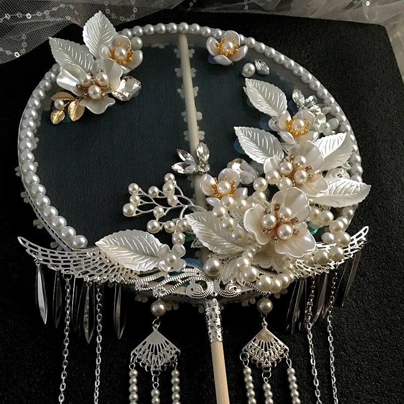 HIMSTORY ventaglio da sposa cinese di lusso Vintage che tiene fiori poligono rotondo perle fatte a mano fiori bianchi Bouquet da sposa