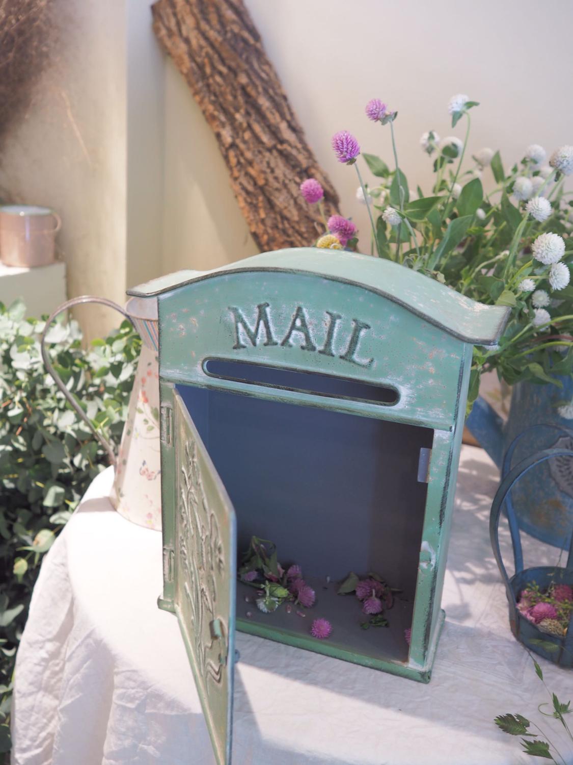 country style retro rustic metal mailbox