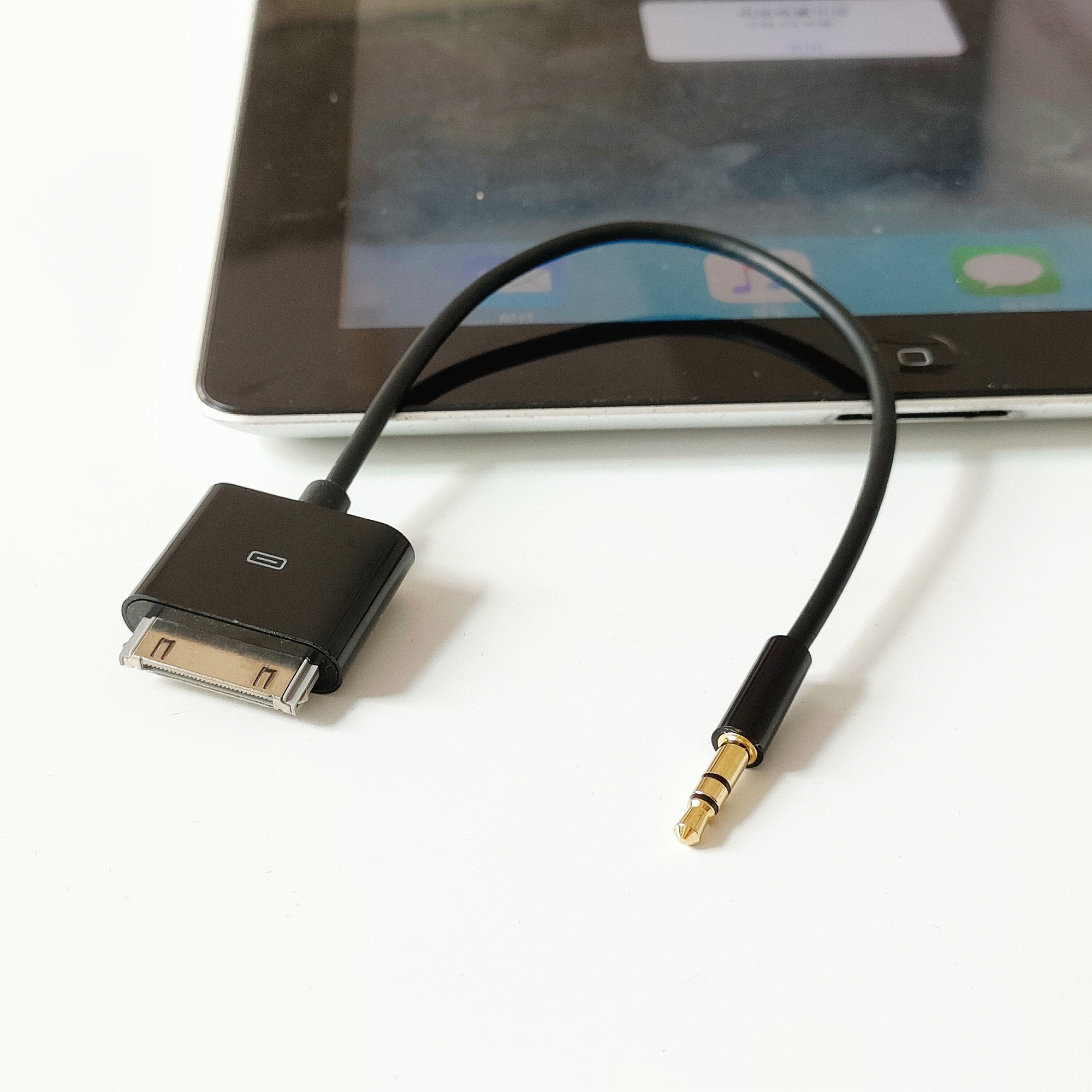 2er-Pack 20 cm Dock-Anschluss auf AUX 3,5 mm Audiokabel für iPod iPhone 3 4/iPad 1 2 3