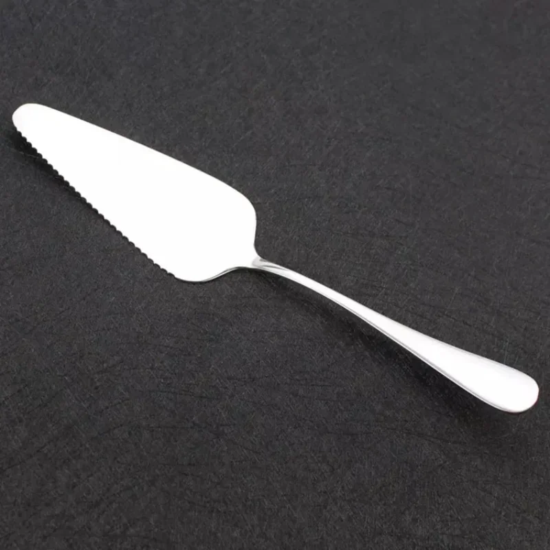 Roestvrij staal gekartelde rand cakemes driehoek cutter gereedschap taart pizza cake cutter schop keuken bakken gebak spatels gereedschap