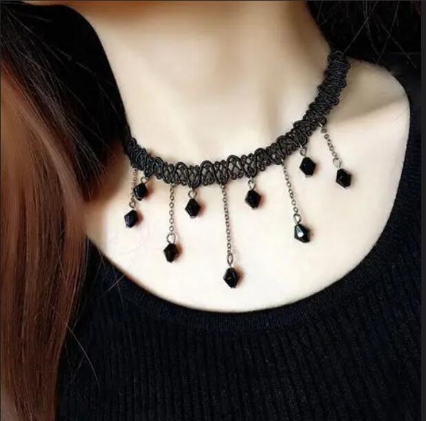 Kant Choker Ketting - Zwart Fluweel Hart Hanger - Gothic Nek Sieraden voor Dames: Donker goud