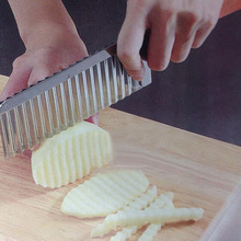 Stainless Steel Vegetable Carrot Wavy Cutter Slicer Potato Chips Corrugated Knife Kitchen Wrinkled French Fries Kitchen Utensil