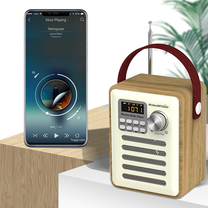 Fm -radio retro puinen laatikkoradio kahvalla, bluetooth -kaiutintoiminnolla
