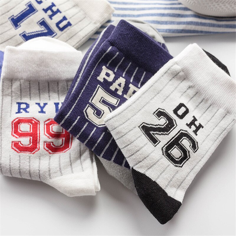 Unisex nieuwigheid brief digitale strepen skateboard sokken. katoenen harajuku hiphop sokken sokken paar enkelsok meias
