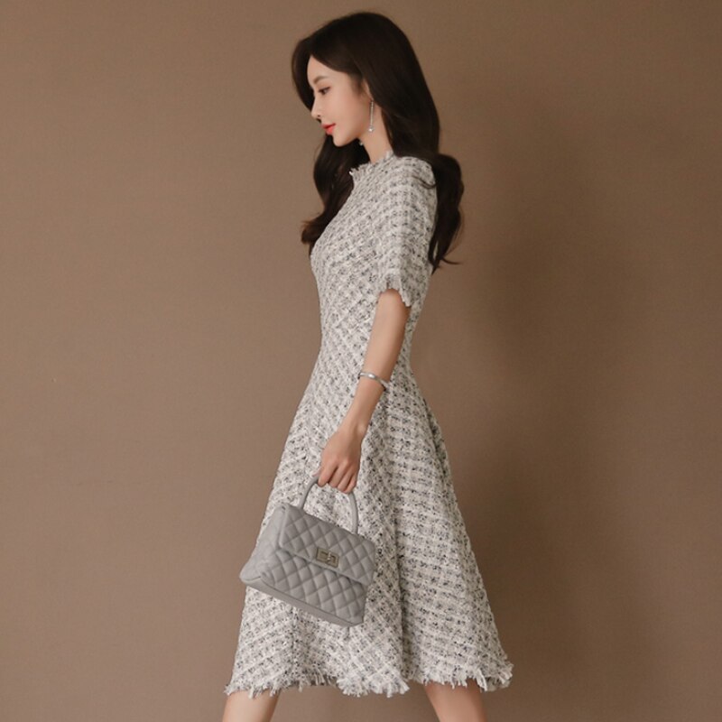 frühjahr Neue Kleine Duftenden Tweed Kleid Frauen Halbe Hülse Hohe Taille Midi- Kleid Elegante Plaid schlank passen A Linie quaste Kleid