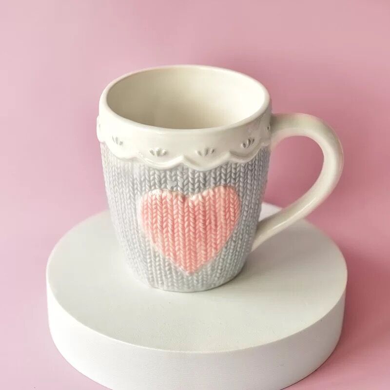 Cute Pink Mug Ceramic heart-shaped Coffee Cup with Lid Home Couple Milk Breakfast Cup Water Cup: Light yellow