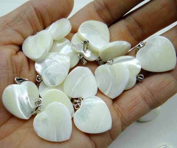 12pcsNatuurlijke Parelmoer Shell liefdevolle hartvorm hangers zoutwater parelmoer 20mmJewelry making Kettingen DIY Craft Voor A1