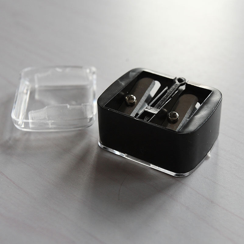 1 stk nyttig kosmetisk blyantspisser doble hull kosmetisk spisser for kosmetisk pensel/eyeliner blyant/sminkeblyant