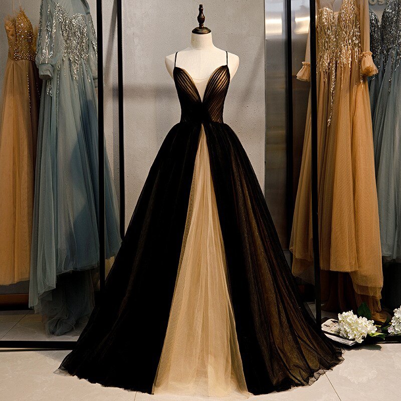 Robe De Soirée Longue Noire Pour événement Formel - Marque JS Boutique - Taille 12 (US) - Occasion Très Bon état