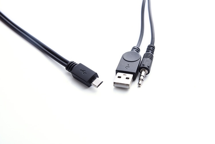 2in1 Cable - Micro USB to USB & 3.5mm Aux Standard Audio Jack Connection Cable - Compatible with many speakers, Mp3 Player