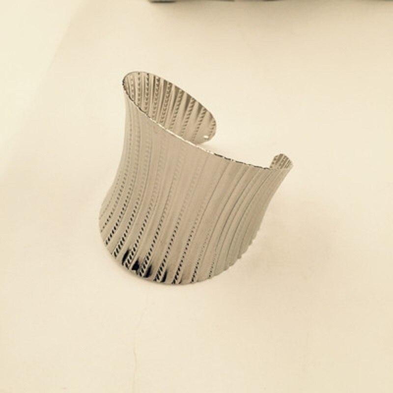 Find Me Vintage Curved Ethnic Big Cuff Bracelet Boho Statement Irregular Punk Bracelets Bangle For Women Jewelry