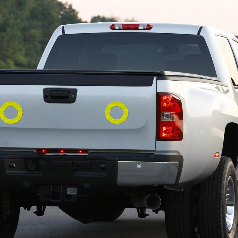 2 uds pegatina reflectante para coche pegatinas para parachoques trasero Aoto pegatina de seguridad antiarañazos accesorios exteriores tiras reflectantes