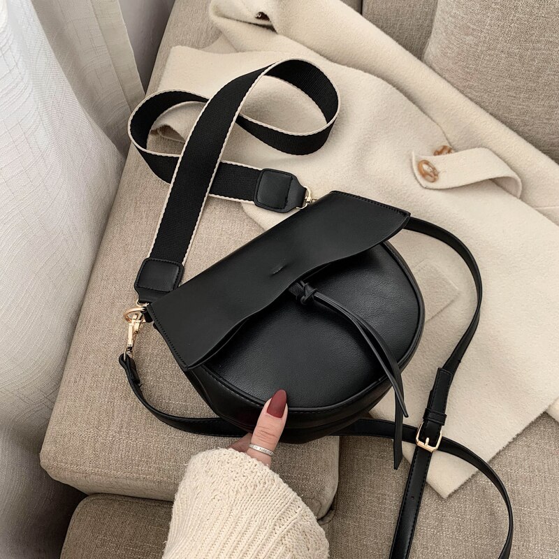 Solid color PU Leather Saddle Bags For Women Female Shoulder Bags With Wide Strap Handbags Crossbody Bags: Black