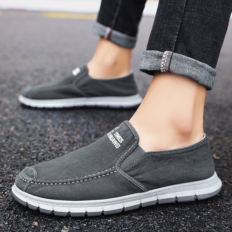 Slip-on Men's Canvas Shoes Breathable Lightweight Comfortable Men Shoes autumn Men's Casual Shoes Lazy Flat Shoes men
