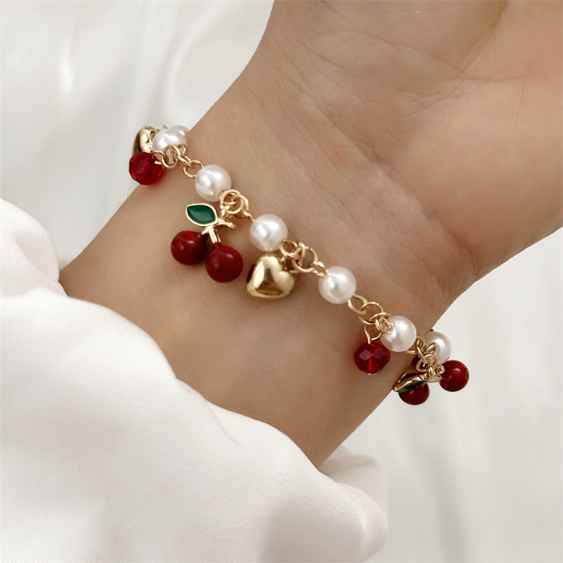 Doux mignon rouge fraise cerise coeur perle bracelet à breloques nouvelle Y2K fruits couleur or chaîne bijoux de fête 2025