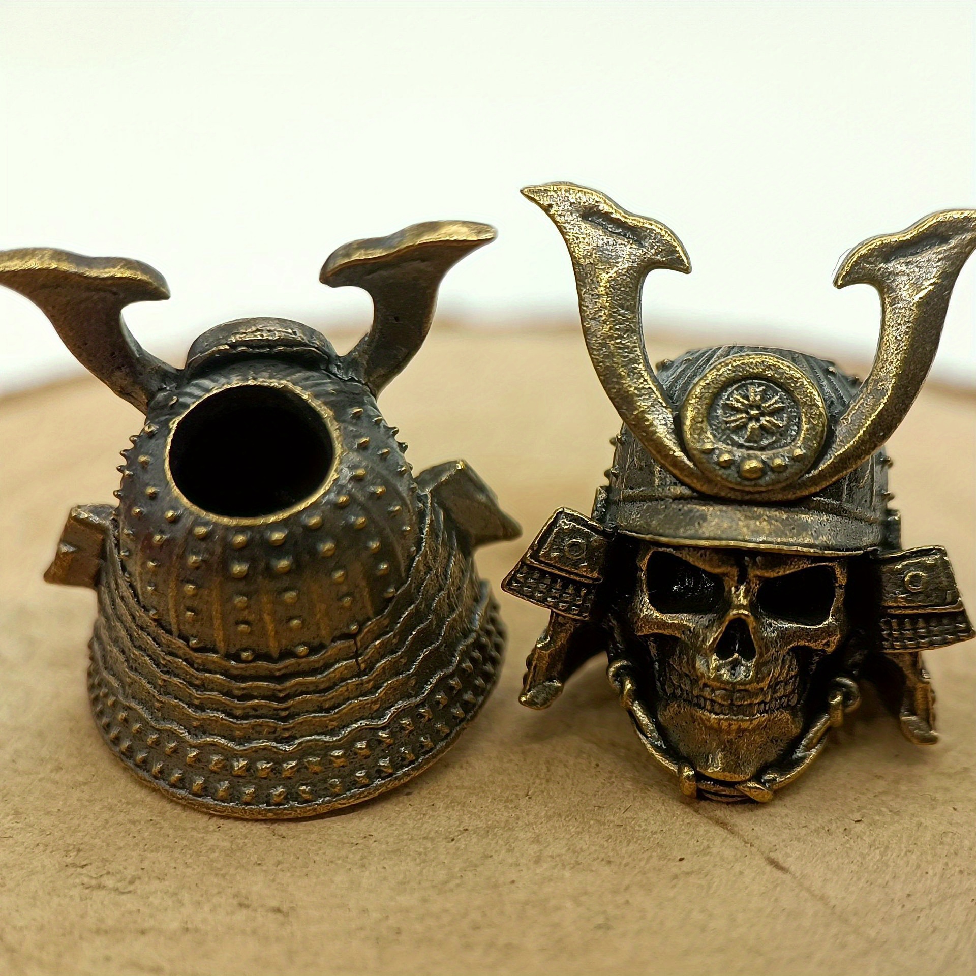 Contas de Latão com Design de Cabeça de Caveira de Samurai para Capacete, Faca, Paracord, EDC, Cordão de Faca, Pingente, Mochila, Pulseira, Colar e Chaveiro