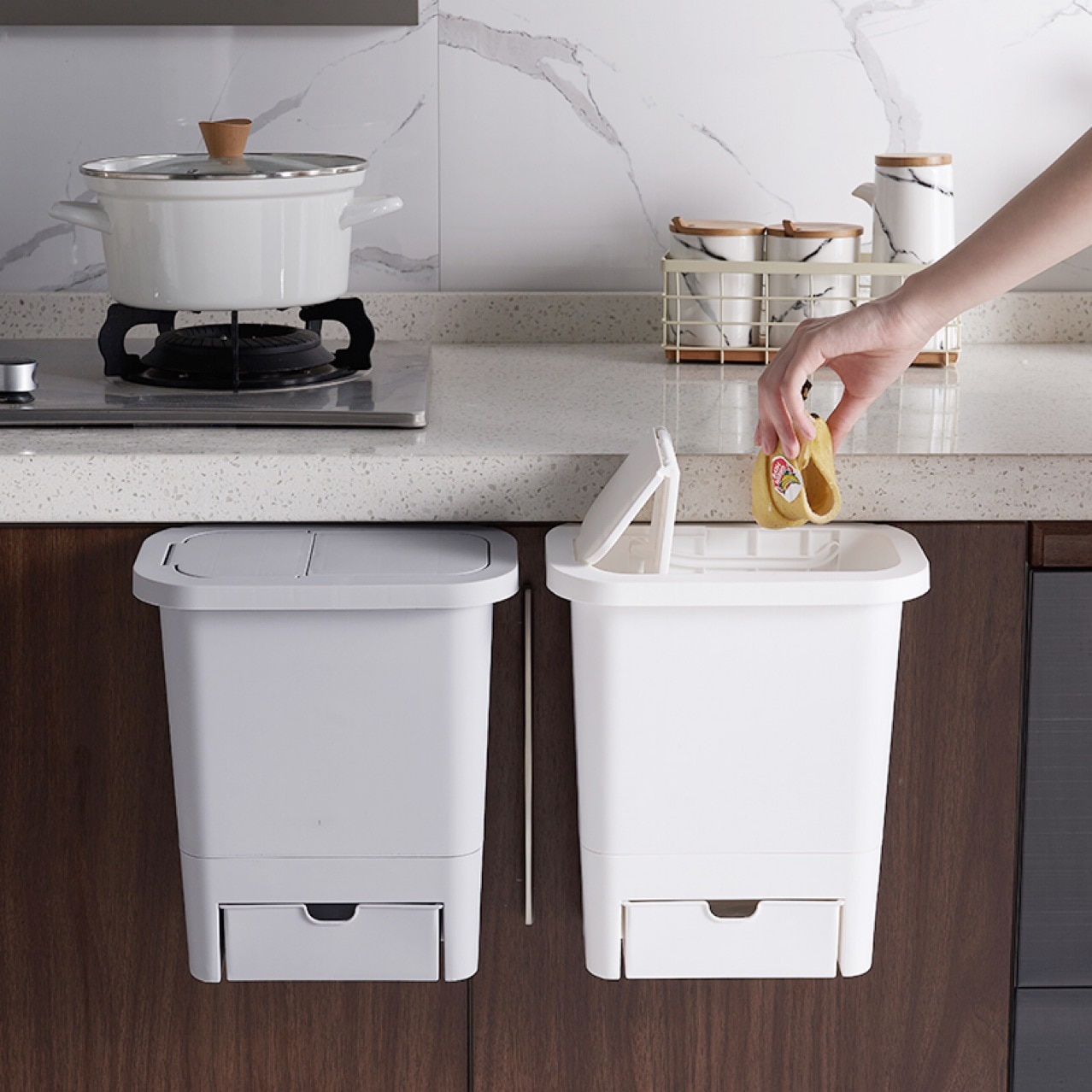 Armoire de cuisine porte suspendue poubelle poubelle poubelle conteneur ménage outils de nettoyage poubelles SP714
