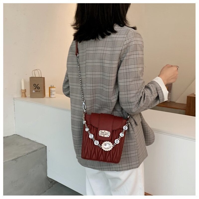 Style Feminine Temperament Popular Net Red Slug Bucket Versatile Lingge Chain Bag Single Shoulder Slug Bag