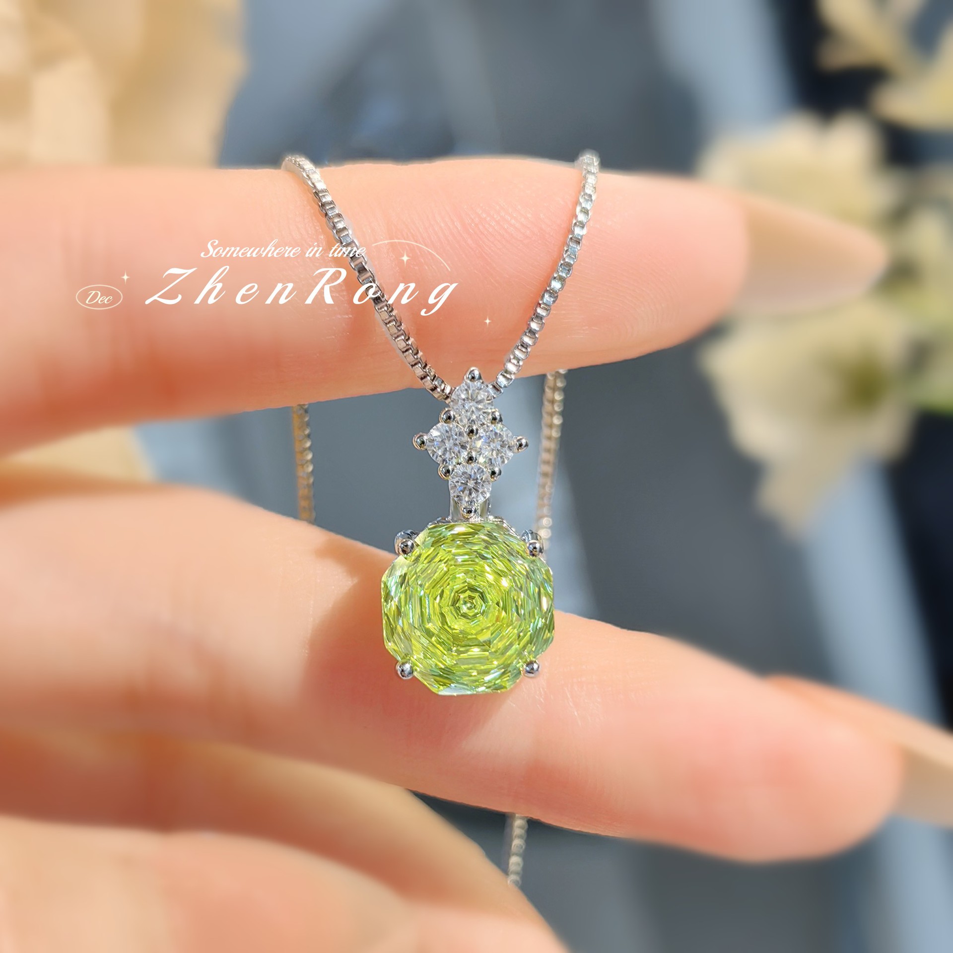 Prachtige rozenbloemvormige hangers met paarse zirkonia, oorbellen, zilverkleurige ringen en sieradensets voor vrouwen.: Geplatineerd