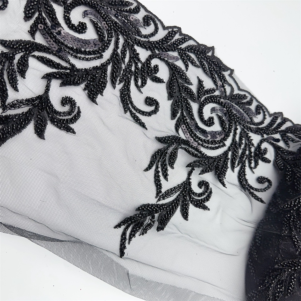 1 yarda de ropa DIY dorada, plateada y negra, costura de hermosas adornos de encaje metálicos con cuentas de perlas trenzadas y lentejuelas para ropa: Blanco