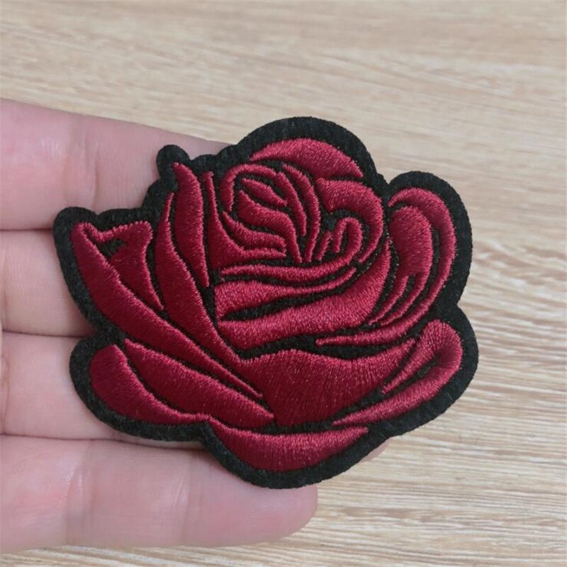 5 pièces/lot coudre/fer sur Patch pour veste en jean brodé Applique Badge Rose fleur Patch pour vêtements tissu vêtements bricolage: Dark red 5pcs