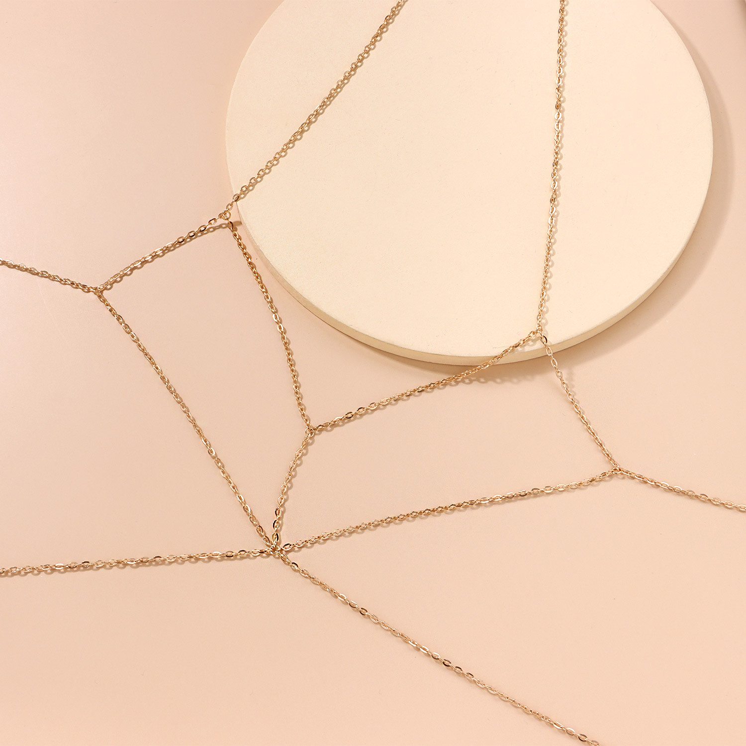 Cadena de cuerpo escalonada sexual para mujer, cadena en capas de Color dorado Simple, joyería para el cuerpo, cadena de pecho de verano para mujer