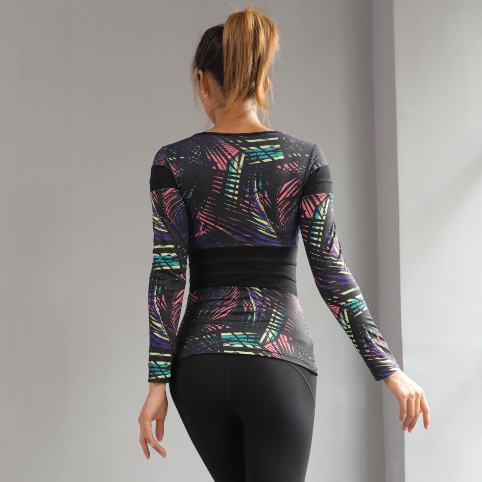 Kvinders fitness yoga t-shirt sport kører høj elasticitet kvindelig slank åndbar yoga top langærmet trykning sportsskjorter