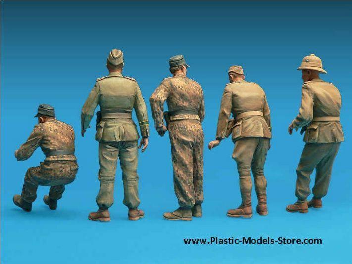 Miniart 35072 - 1/35 scale German Armored Car Crew 5 Figures WW II model kit