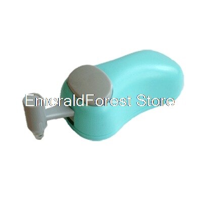 The curve can also cut the paper cutter smoothly. Japanese prize stationery, safety cutters.: 85-5