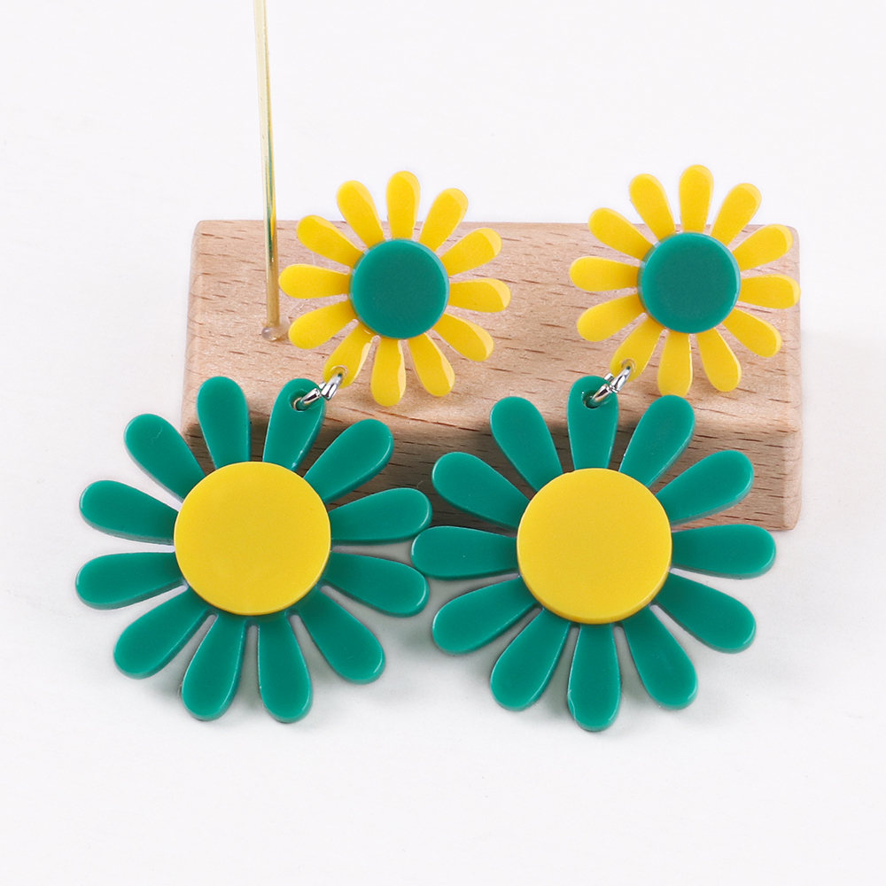 FishSheep Korean Cute Acrylic Flower Earrings for Women Trendy Geometric Daisy Pendant Earrings Jewelry: Light Yellow Gold Color