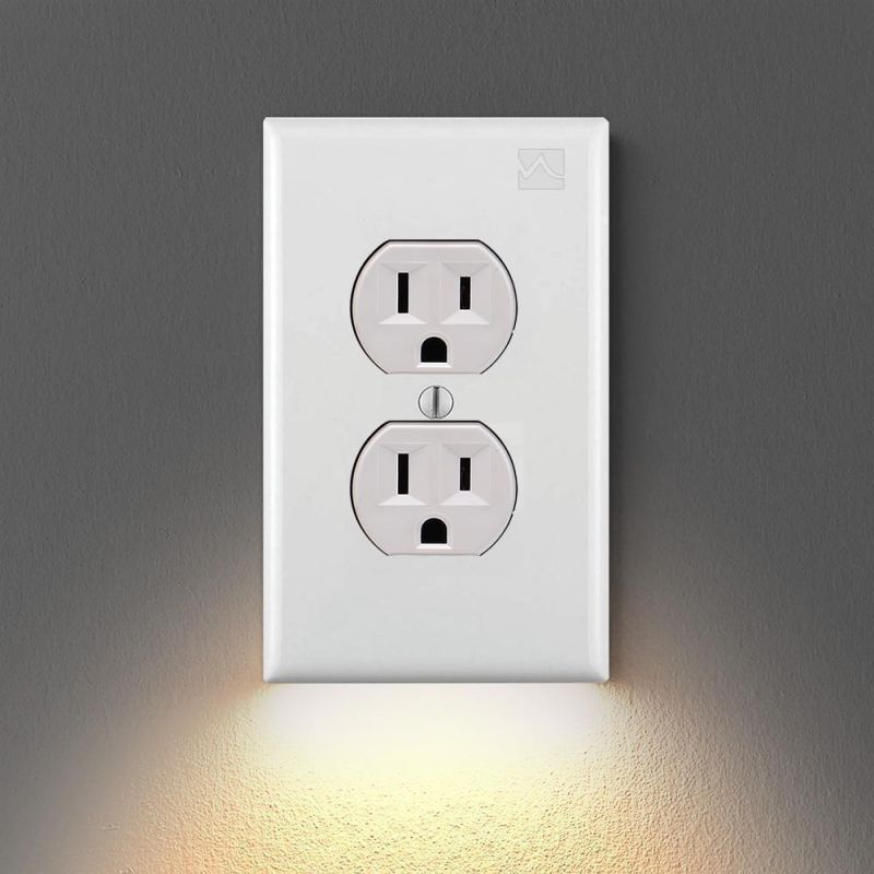 High Durable Convenient Outlet Cover Duplex Wall Plate Led Night Light Cover Ambient Light Sensor for Hallway Bedroom