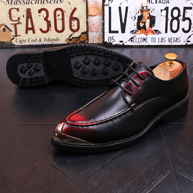 Italiensk stil män läderskor svart/röd affärsklänning skor läder snörning spetsig tå liten metallspets formell zapatos hombre