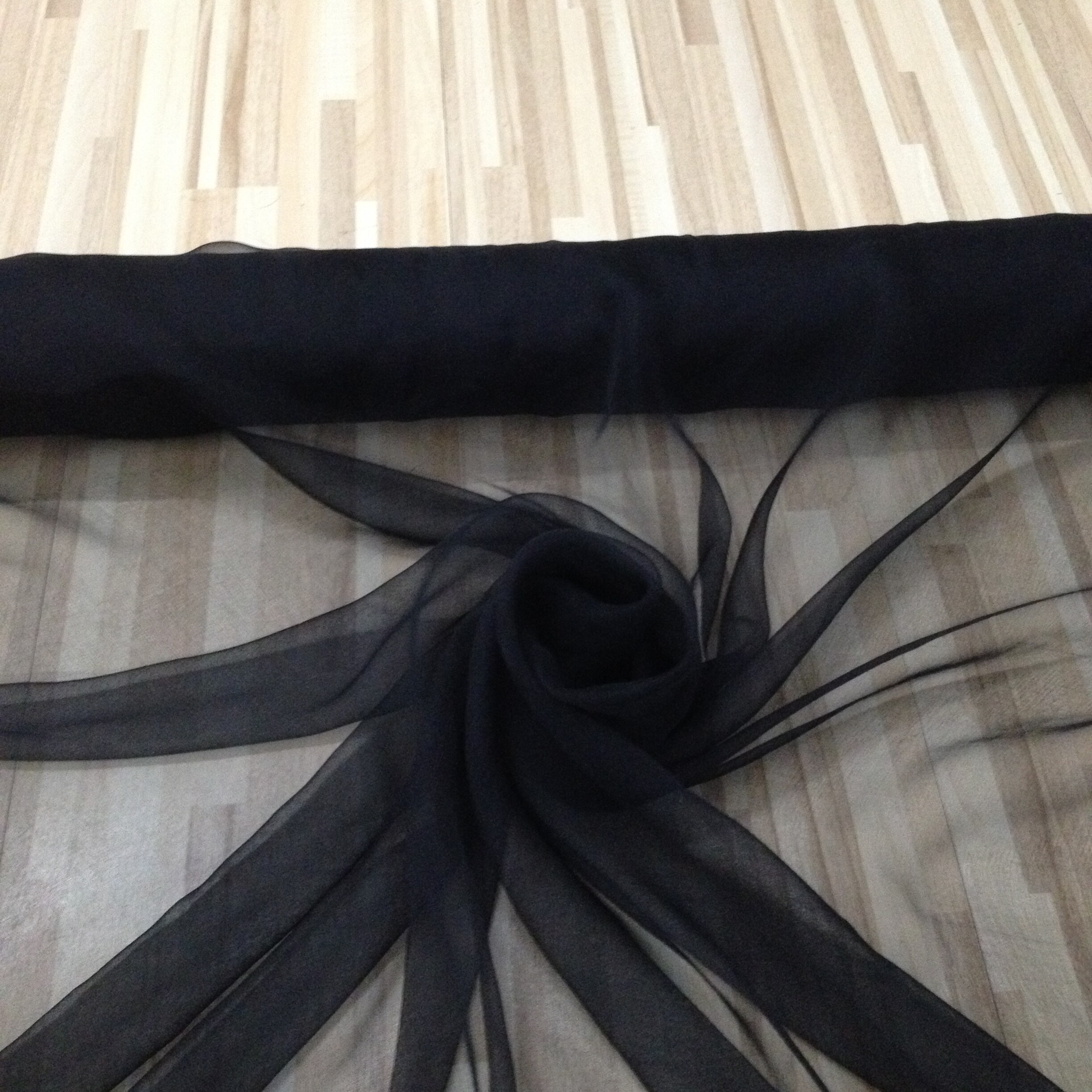 TULLE georgette fin en tissu 100% soie 6m, couleur: noir, largeur: 105cm, épaisseur: 3mm,