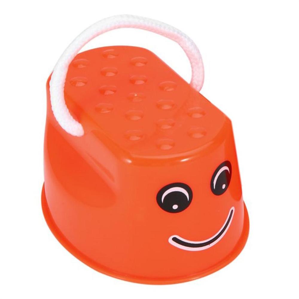 freundlicher freundlicher Ich bin Freien Spaß Spaziergang Stelzen Springen Lächeln Fa
