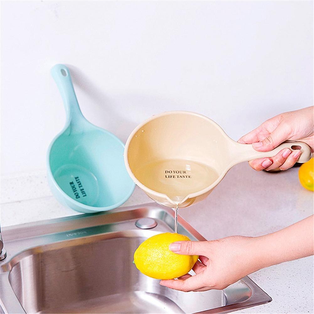Plastic Thickened Water Scoop Kitchen Long-handle Water Scoop Shower Scoop for Baby Children